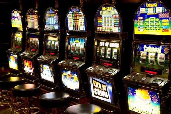 Live roulette table with professional dealer